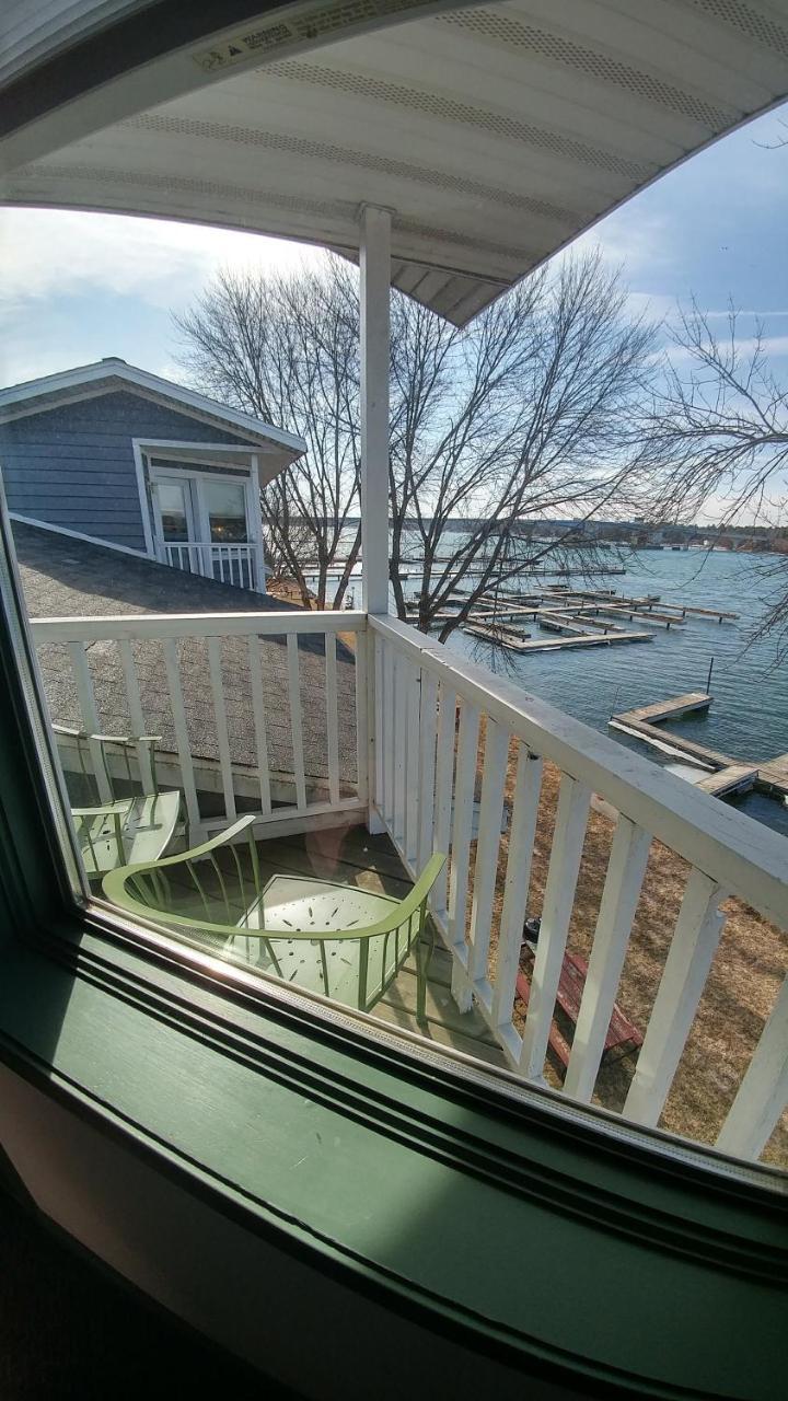 Snug Harbor Inn Sturgeon Bay Exterior foto